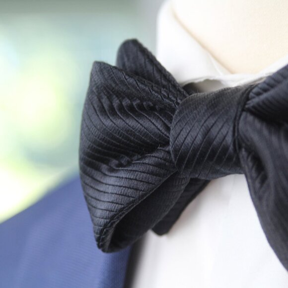 Camellucci Men's Self-tied Bow Tie Black Micro Stripe Silk S727 - Picture 13 of 16